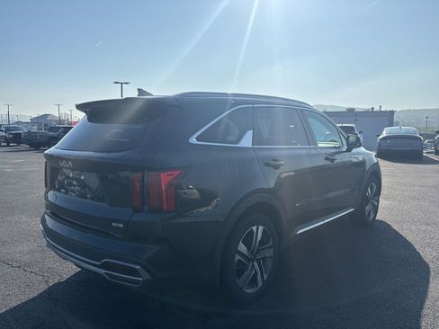 Used 2023 Kia Sorento EX AWD/4WD image 2