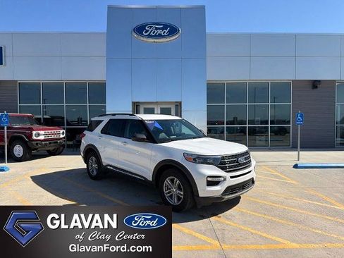 Certified 2023 Ford Explorer XLT w/ Equipment Group 202A AWD/4WD image 1