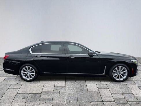 Used 2021 BMW 740i image 8