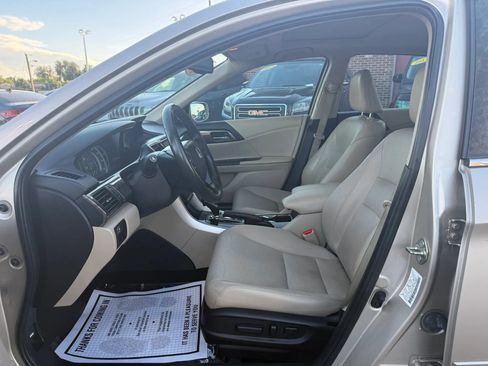 Used 2017 Honda Accord EX-L image 10