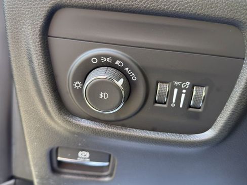 Used 2025 Jeep Grand Cherokee L Limited image 39