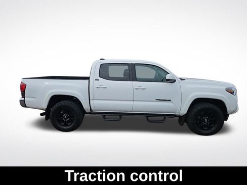 Used 2022 Toyota Tacoma SR5 RWD image 7