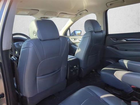Used 2019 Buick Enclave Essence image 13
