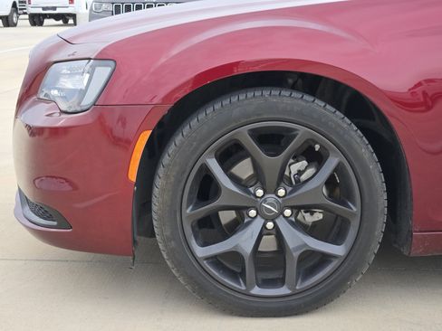 Certified 2023 Chrysler 300 Touring w/ Sport Appearance Package image 8