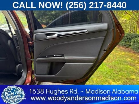 Used 2016 Ford Fusion SE FWD image 24