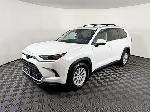 Used 2024 Toyota Grand Highlander XLE image 58