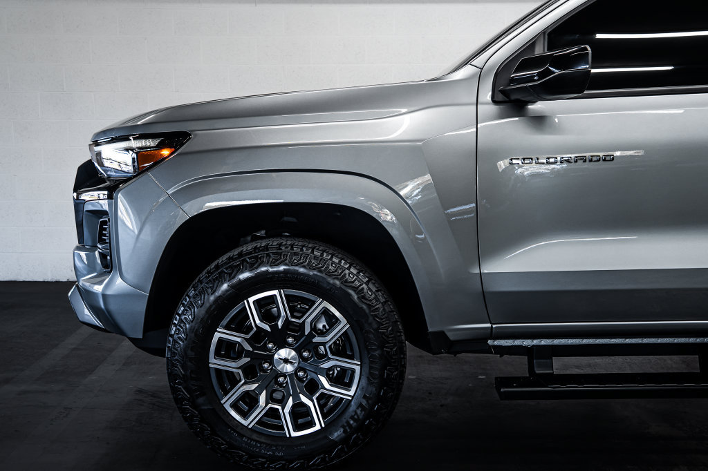 Used 2024 Chevrolet Colorado Z71 w/ Z71 Convenience Package 2 AWD/4WD image 12