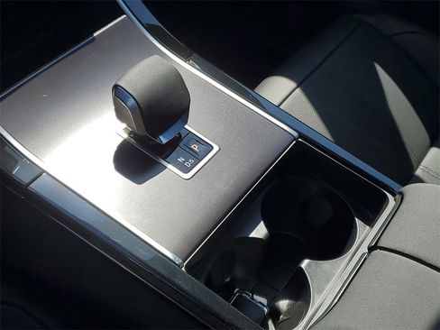 New 2026 Land Rover Range Rover Velar Dynamic SE image 23