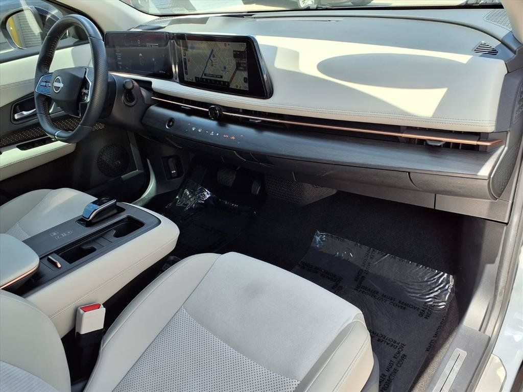 Used 2024 Nissan Ariya AWD image 8