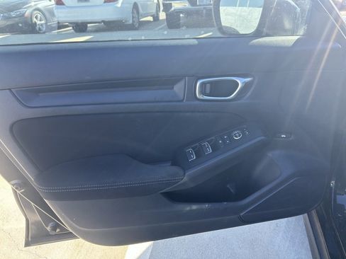 Used 2022 Honda Civic Sport image 3