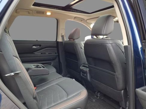 Certified 2025 Nissan Pathfinder Platinum w/ Cargo Package image 10