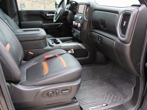 Used 2022 GMC Sierra 2500 AT4 w/ AT4 Preferred Package image 17