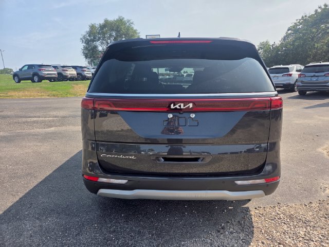 Used 2022 Kia Carnival LX FWD image 8
