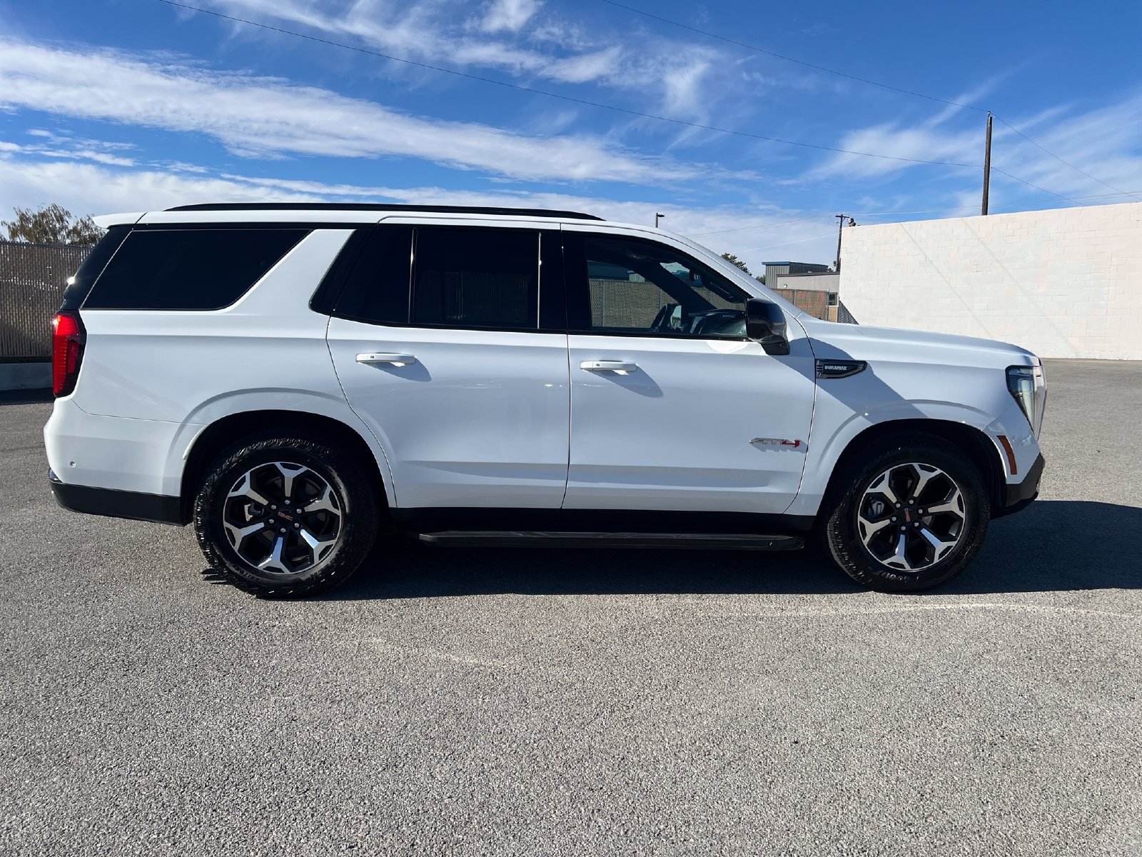 Used 2026 GMC Yukon AT4 w/ Premium Trailering Package AWD/4WD image 2