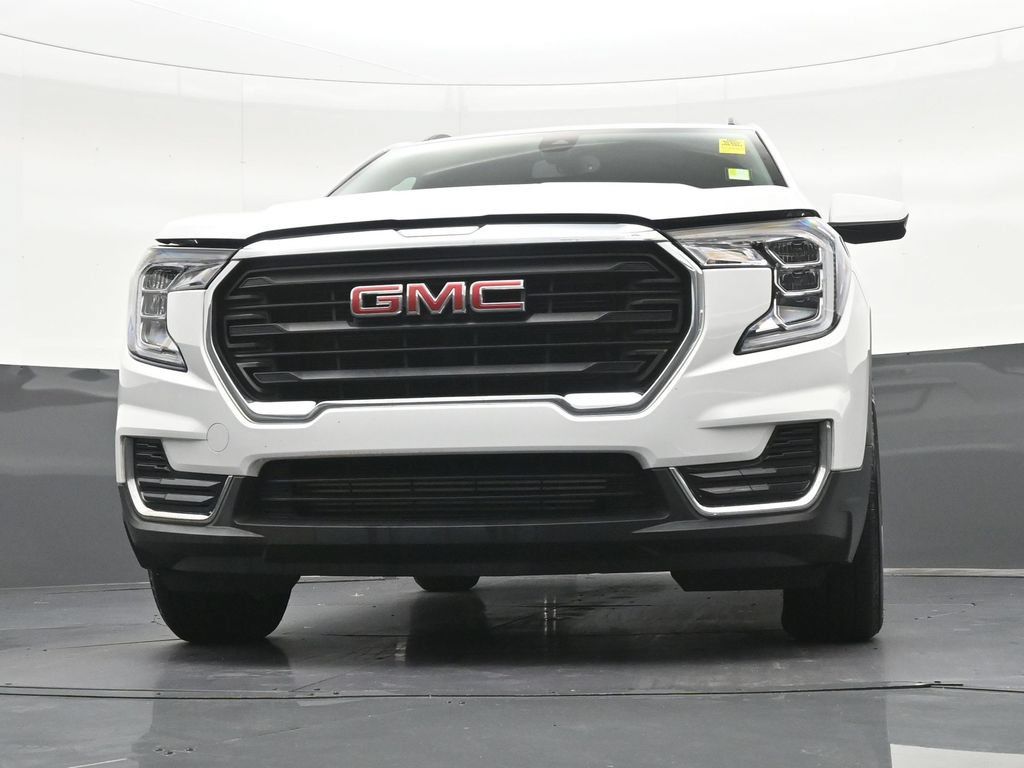 Used 2024 GMC Terrain SLE w/ Driver Convenience Package FWD image 32
