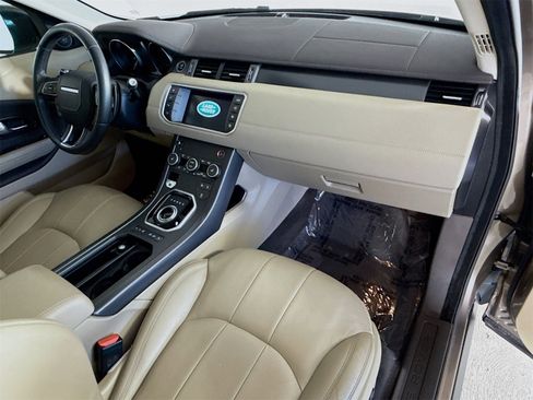Used 2018 Land Rover Range Rover Evoque SE image 29