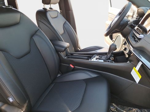 New 2026 Jeep Compass Latitude image 10