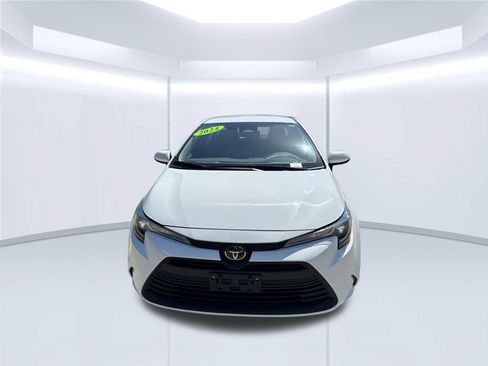 Used 2024 Toyota Corolla LE FWD image 2