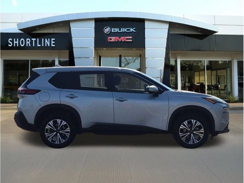 Used 2023 Nissan Rogue SV AWD/4WD image 2