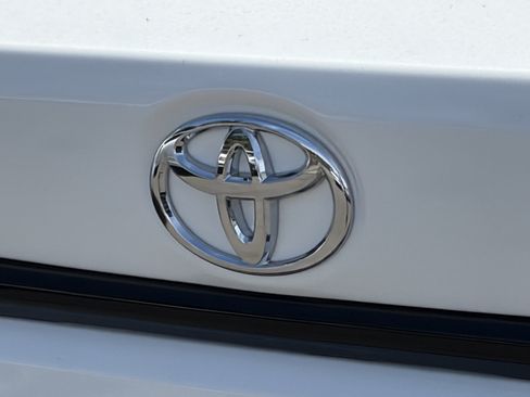 Used 2026 Toyota Corolla LE FWD image 4