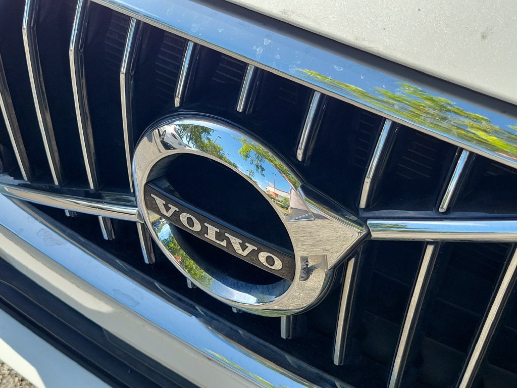 Used 2021 Volvo XC60 T8 Inscription Expression w/ Protection Package Premier AWD/4WD image 12