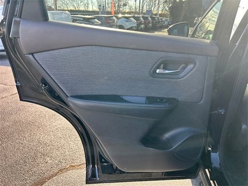 Certified 2021 Nissan Rogue SV image 21