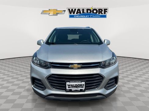 Used 2019 Chevrolet Trax LS FWD image 2