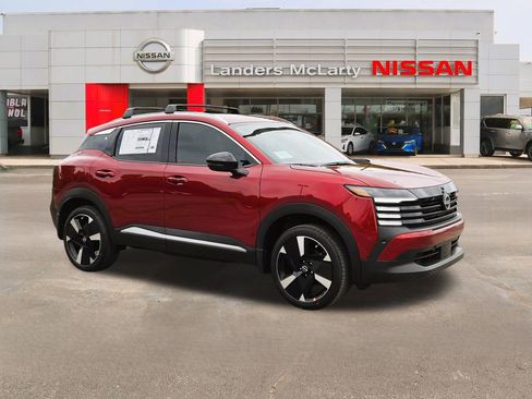 New 2026 Nissan Kicks SR w/ Cold Weather Package FWD image 1