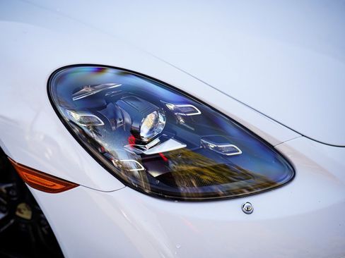 Used 2022 Porsche 718 Cayman image 7