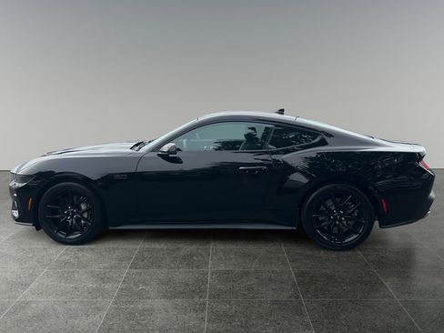 Used 2025 Ford Mustang GT Premium image 4