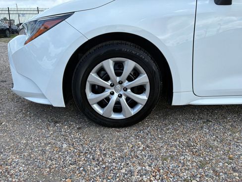 Used 2025 Toyota Corolla LE FWD image 23