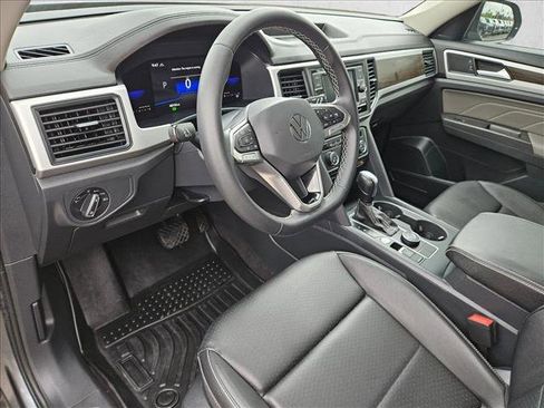 Used 2023 Volkswagen Atlas SE image 10