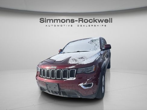 Used 2022 Jeep Grand Cherokee Laredo X image 3