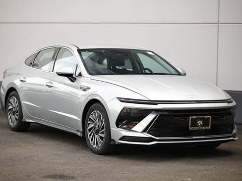 New 2025 Hyundai Sonata SEL image 1