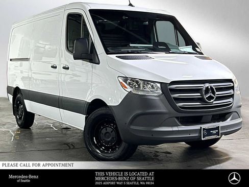 Used 2025 Mercedes-Benz Sprinter 2500 image 1