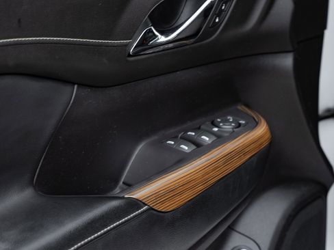 Used 2019 GMC Acadia SLE image 17