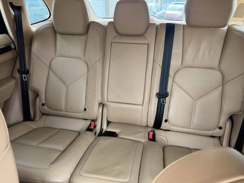 Used 2011 Porsche Cayenne AWD/4WD image 17