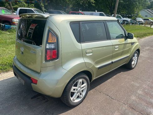 Used 2010 Kia Soul + w/ Audio Pkg image 6