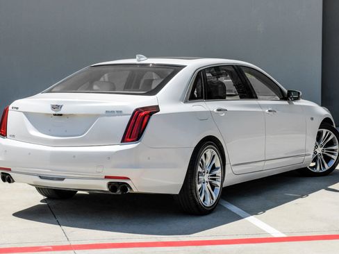 Used 2018 Cadillac CT6 Platinum AWD/4WD image 4