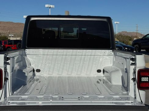 New 2026 Jeep Gladiator Willys image 14