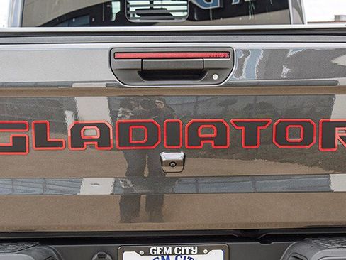 Used 2021 Jeep Gladiator Overland w/ Popular Equipment Package image 17