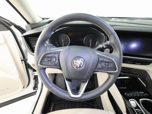 Used 2022 Buick Envision Avenir w/ Technology Package II image 13