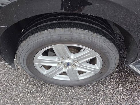 Used 2021 Ford Expedition XLT image 19