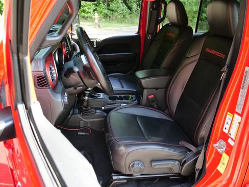 Used 2018 Jeep Wrangler Unlimited Rubicon AWD/4WD image 3