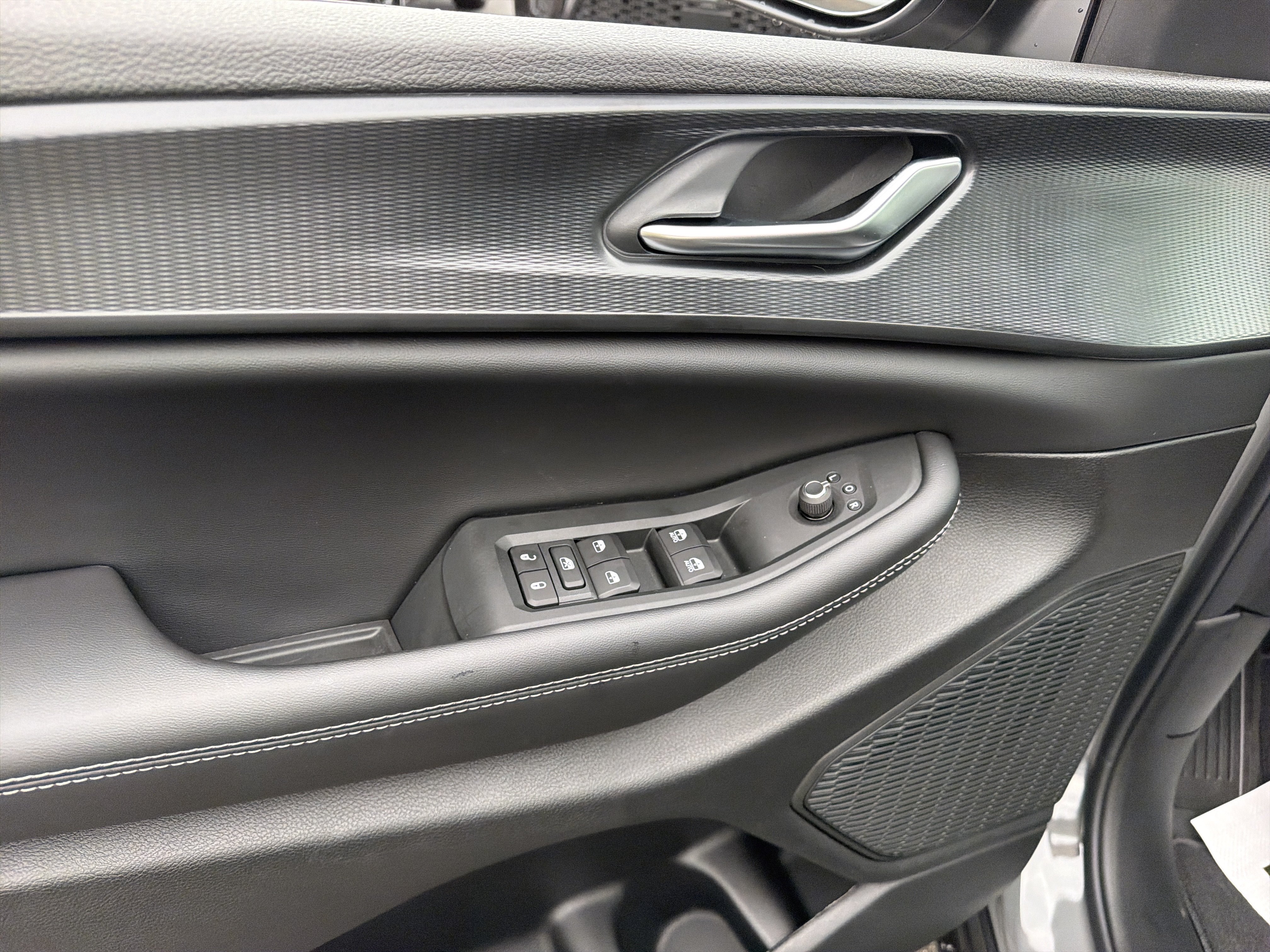 New 2027 Jeep Grand Cherokee Laredo X AWD/4WD image 17