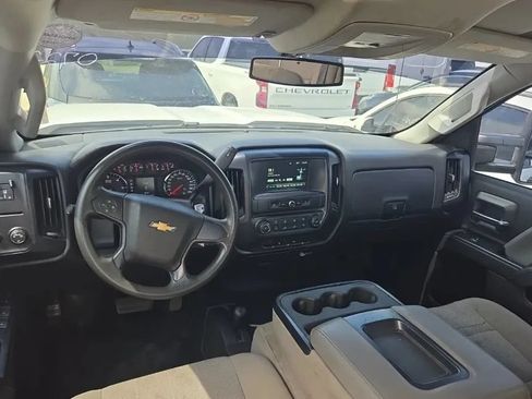 Used 2018 Chevrolet Silverado 2500 W/T w/ WT Convenience Package AWD/4WD image 10