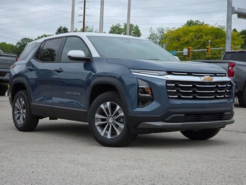 New 2026 Chevrolet Equinox LT w/ Convenience Package II AWD/4WD image 2