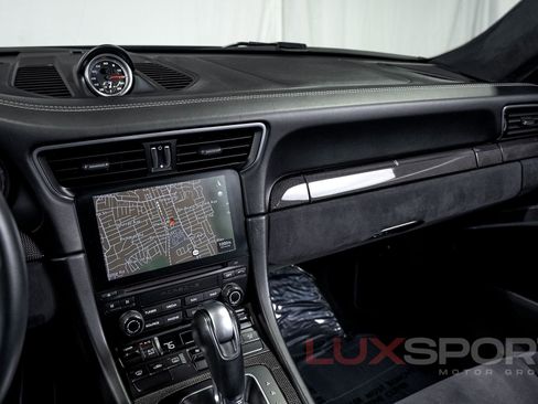 Used 2017 Porsche 911 Carrera GTS w/ GTS Interior Package image 38