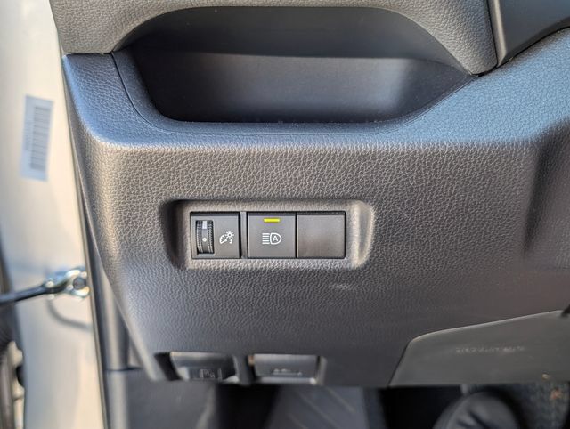 Used 2025 Toyota RAV4 LE AWD/4WD image 31