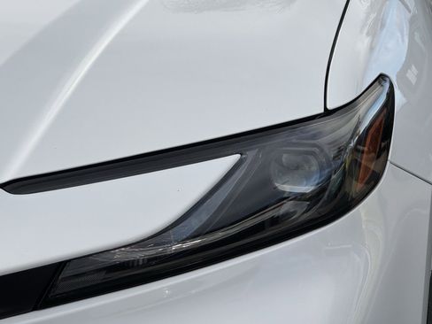 Used 2025 Toyota Camry SE image 6